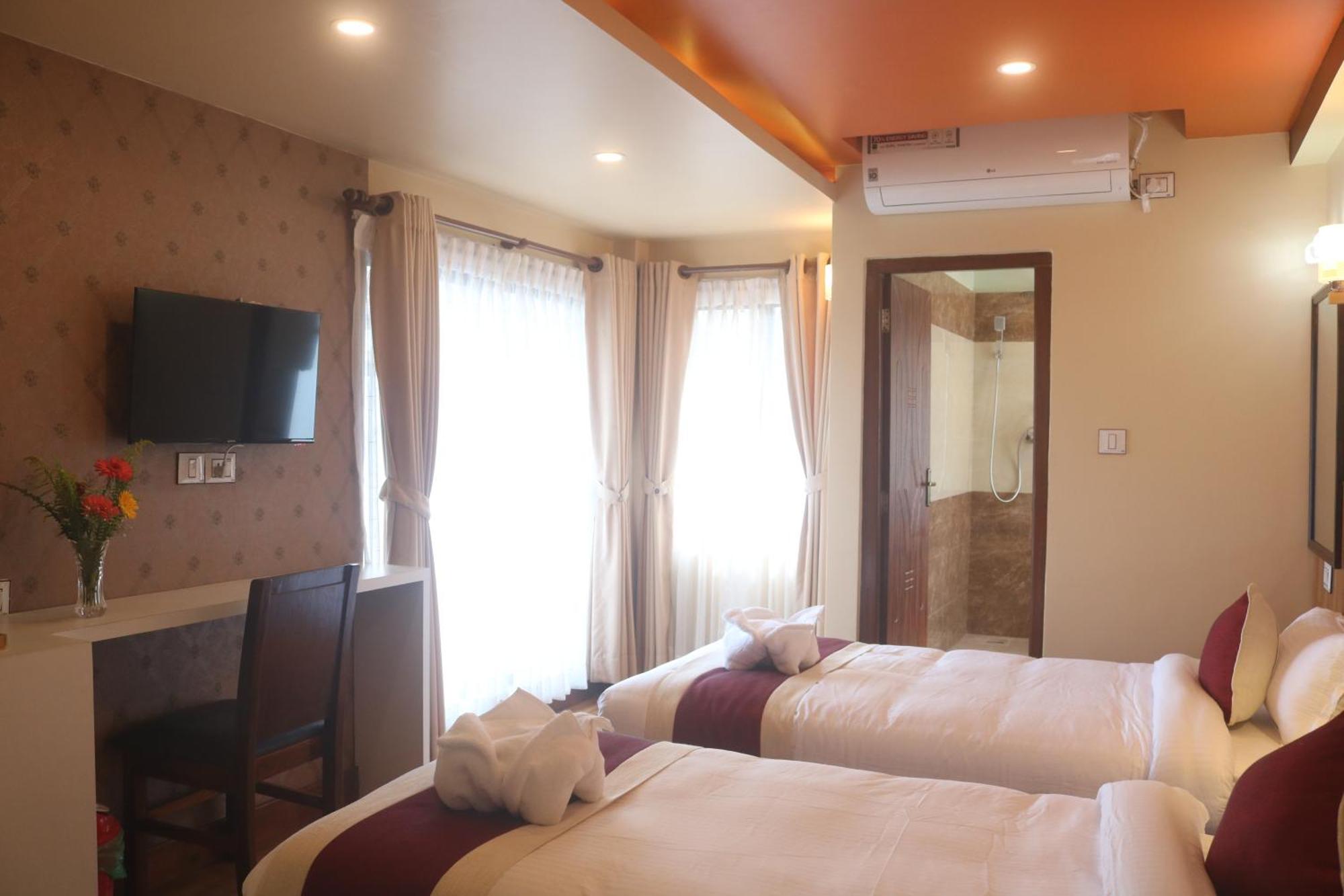 Hotel Family Ties Pvt. Ltd. Katmandu Eksteriør billede
